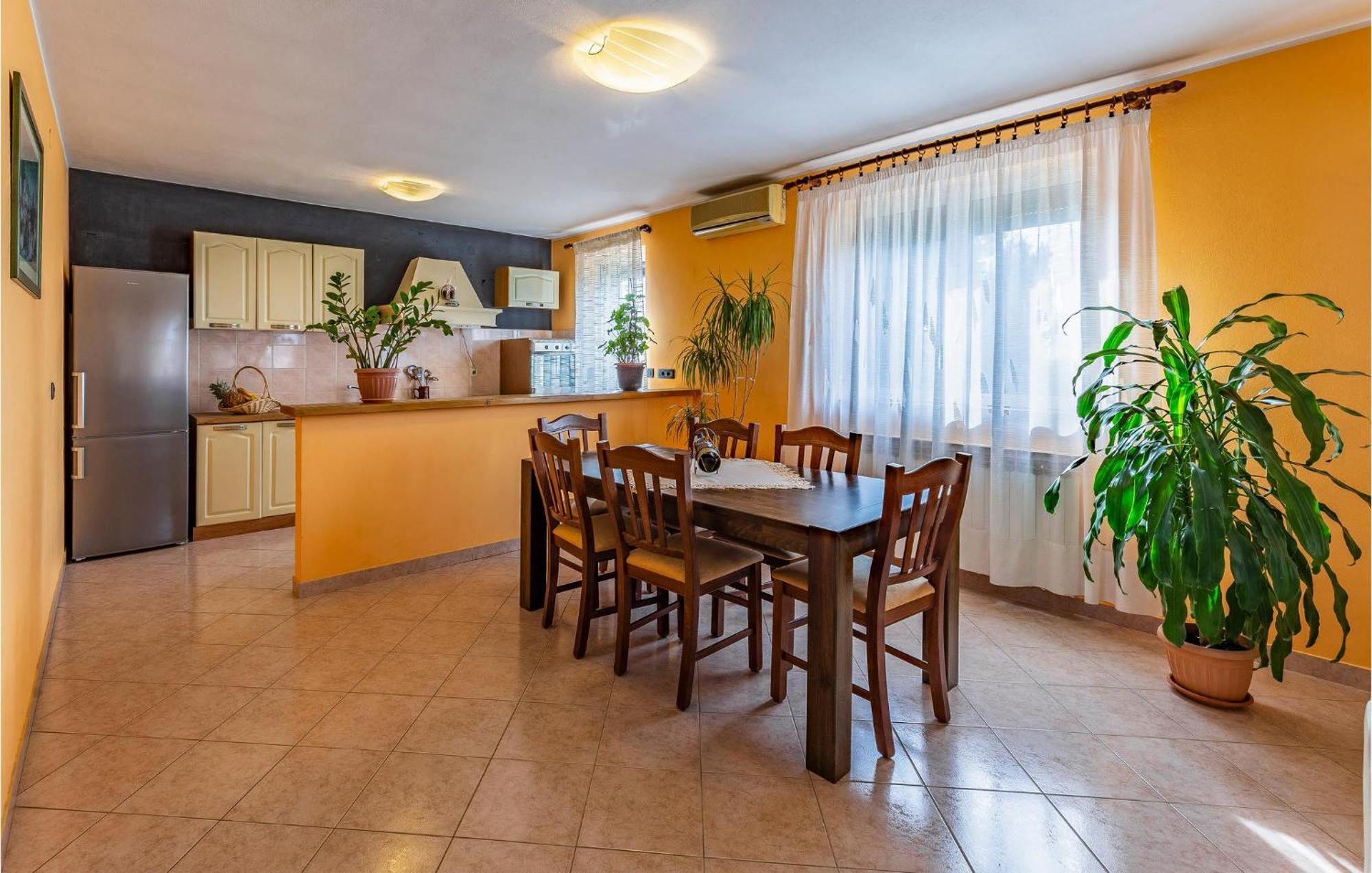 Lovely Home In Sisan With Outdoor Swimming Pool Екстер'єр фото